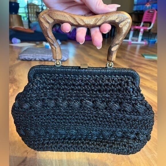 Vintage 60s Italian Black Woven Handbag Textured and Carved Wood Handle 4